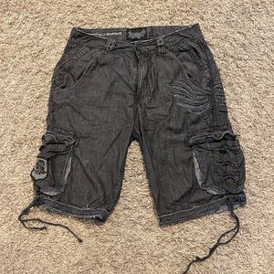 Men’s Roar cargo shorts size 32